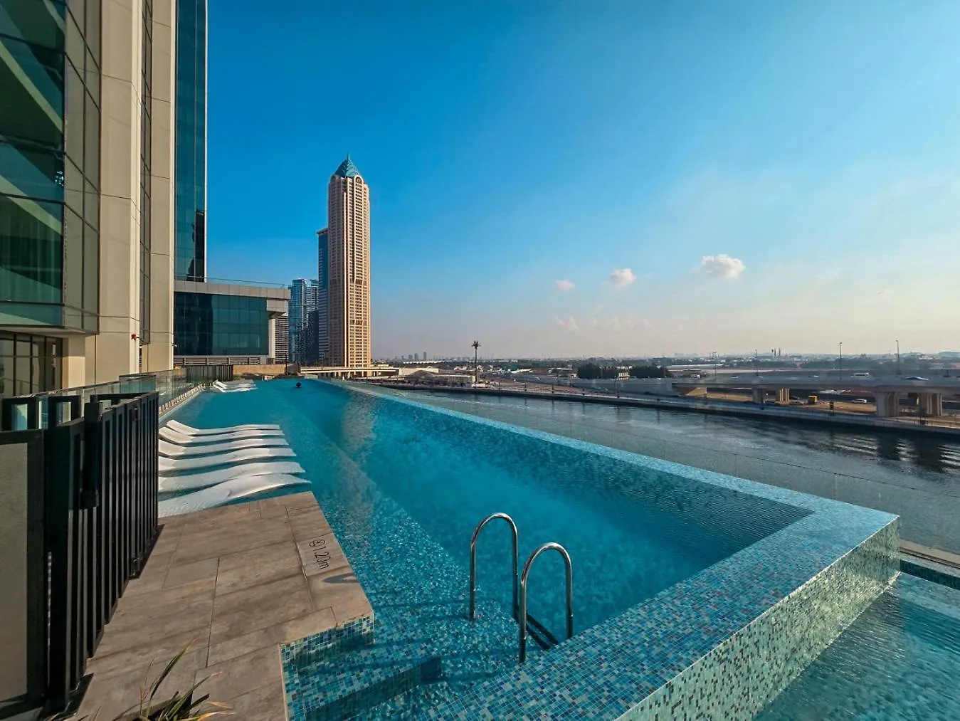 Apartmán Easygo- Lavish 2Br-Terrace-View-Infinity Pool Dubaj Spojené arabské emiráty